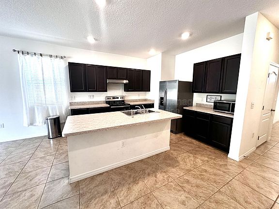 5th image of 370 Feltrim Reserve Blvd