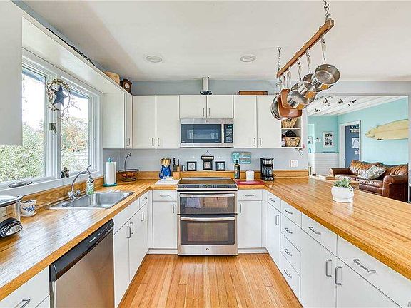 5th image of 65 Hewitt Blvd
