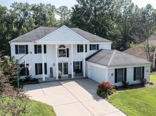27875 Southbridge Cir, Westlake, OH 44145