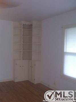 5th image of 1628 W Lullwood Ave