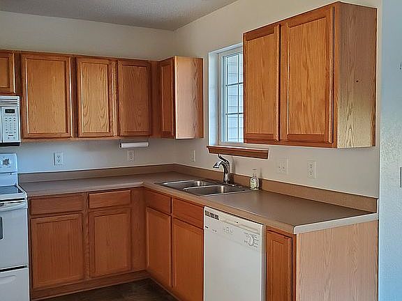 4th image of 105 Gull Path