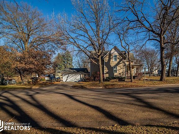 4th image of 313 College Ave