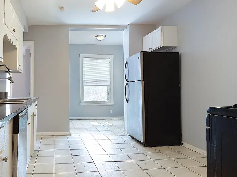 4139 N Western Ave #2 — Photo 4