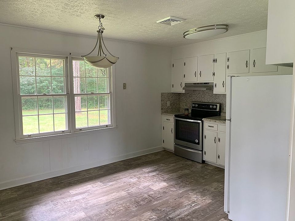 1st image of 2121 Eastover Dr