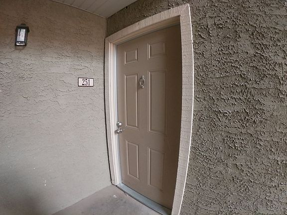 3rd image of 5260 Indian River Dr Unit 251