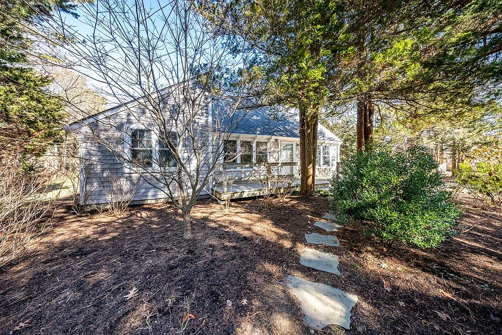 24 Moss Rd, West Yarmouth, MA 02673 Zillow
