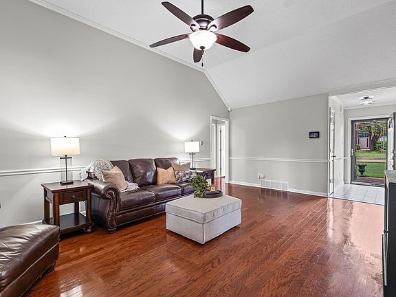 5th image of 7661 Shadow Glen Ln