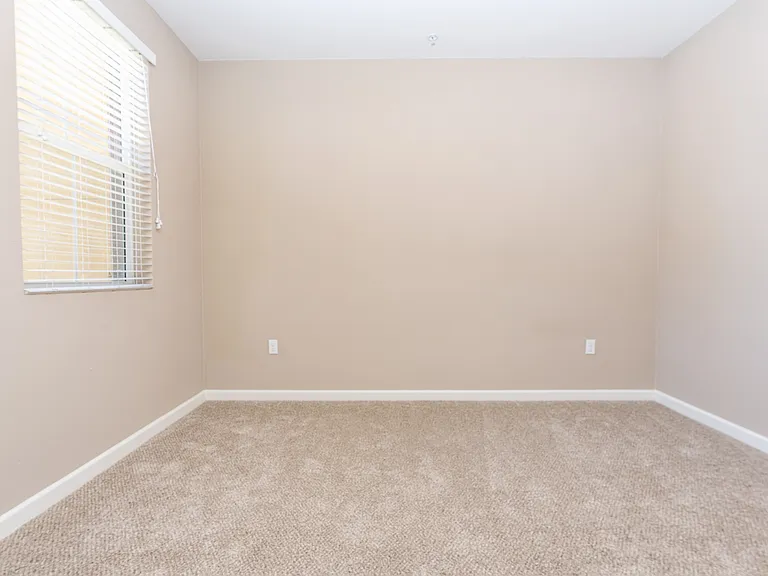 La Verne Village Luxury Apartment Homes — Photo 42