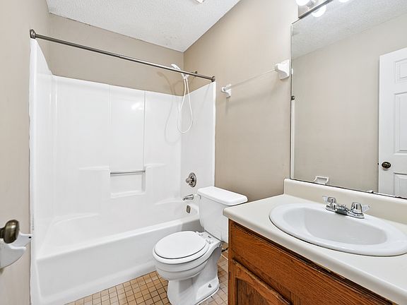 5th image of 2804B Briar Hill Ln SE #B