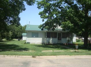 340 W Walnut St, Waterville, KS 66548