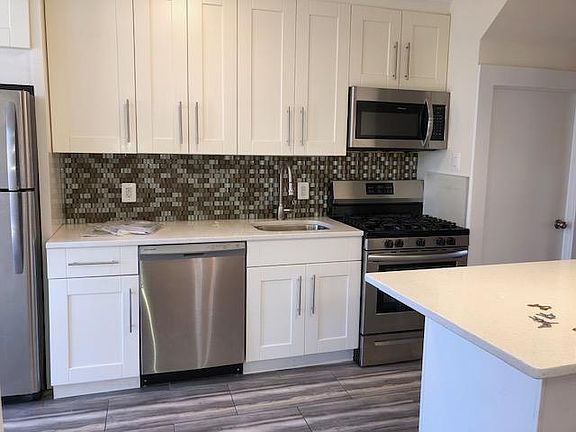 2nd image of 23-15 Crescent St #1