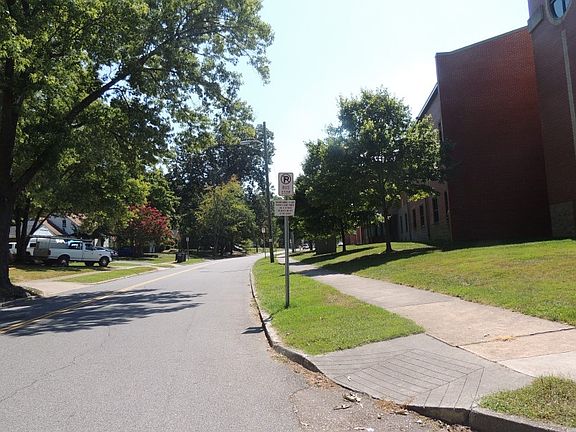 4th image of 1118 Catawba St