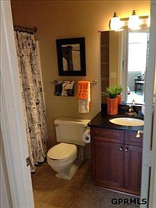 5th image of 300 S 16th St APT 605