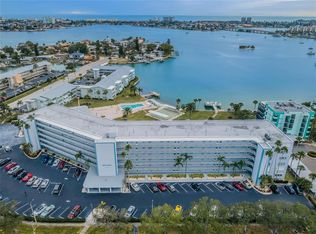 1868 Shore Dr S APT 102, South Pasadena, FL 33707