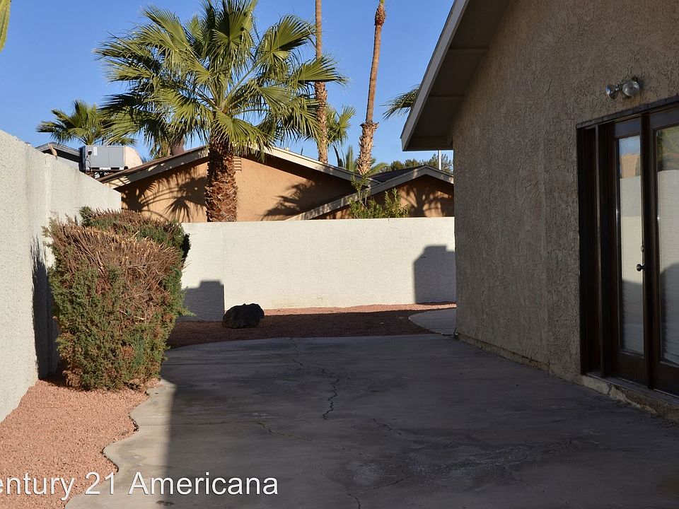 2nd image of 5446 El Roble Ct