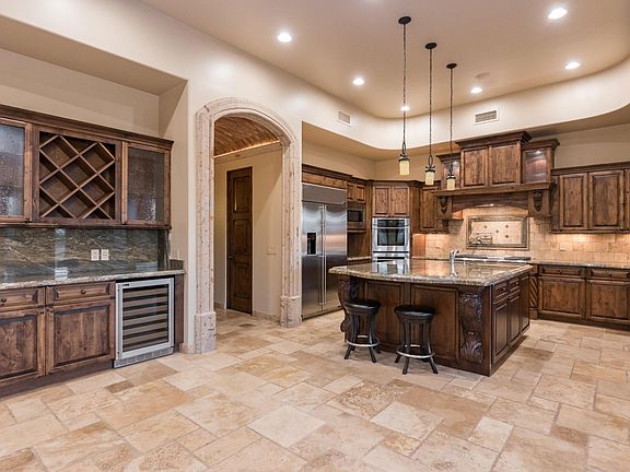 Dream Kitchen & Bar w/wine Refrig