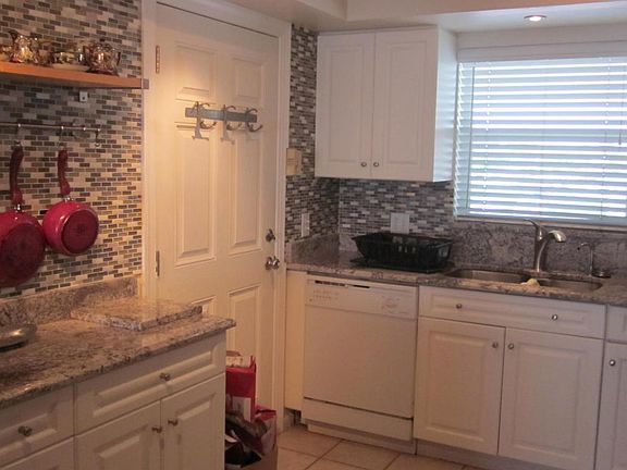 4th image of 100 Wettaw Ln APT 31