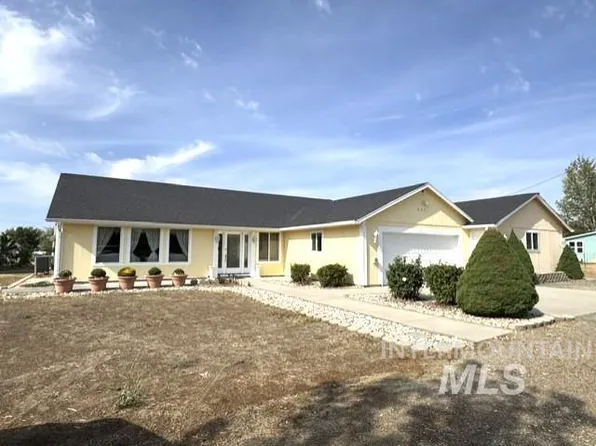 2621 NE Doris Dr, Mountain Home, ID 83647