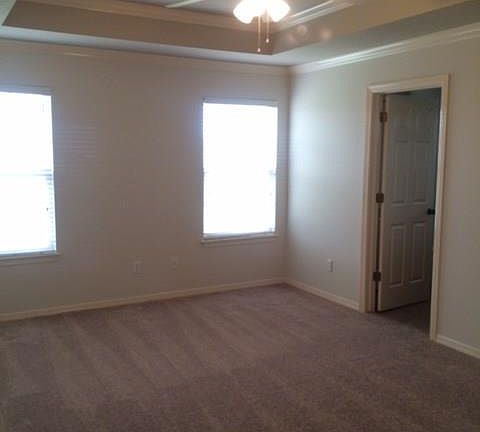 5th image of 3200 S C St