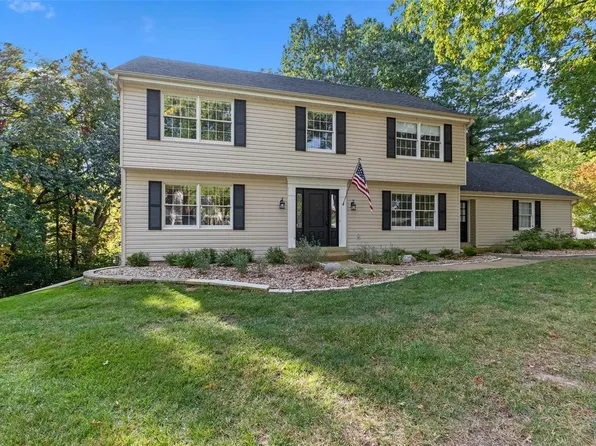 2404 Camberwell Ct, Saint Louis, MO 63131
