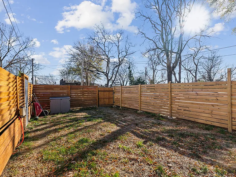 113 S Laurel St #A — Photo 29