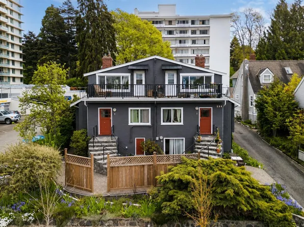 239 Saint Andrews St, Victoria, BC V8V 2N1