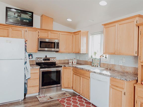 5th image of 5412 Montague Ln