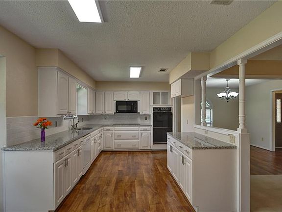 3rd image of 1701 Papeete Dr