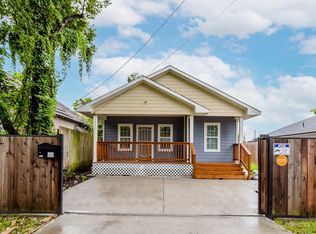 110 Amundsen St, Houston, TX 77009
