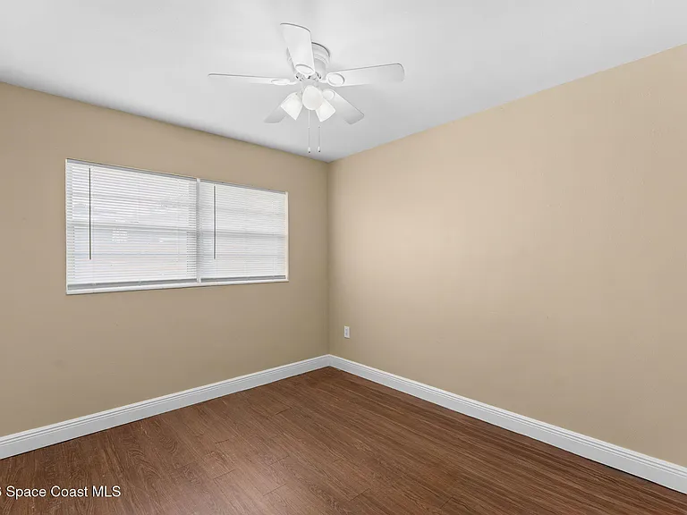 1833 Jackson Ave — Photo 20