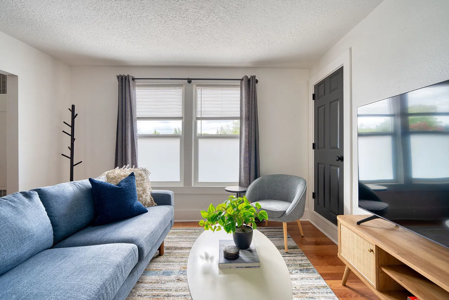1 bed, 1.0 bath, 495 sqft, $2,621 — Photo 1