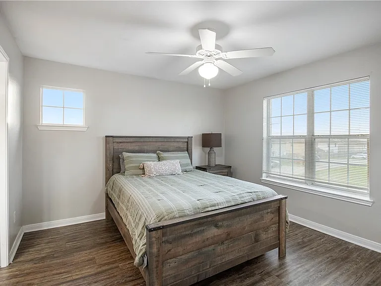 2903 McLaren Dr — Photo 19