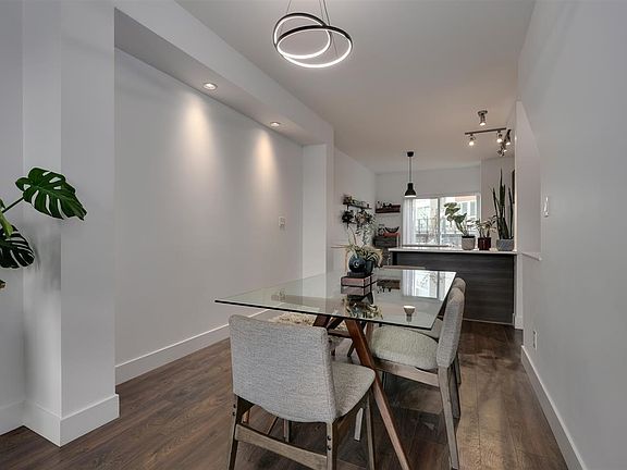 4th image of 909 Clarke Rd #5