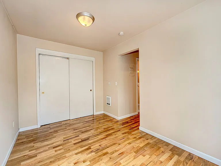 800 NE 40th St #800 — Photo 9