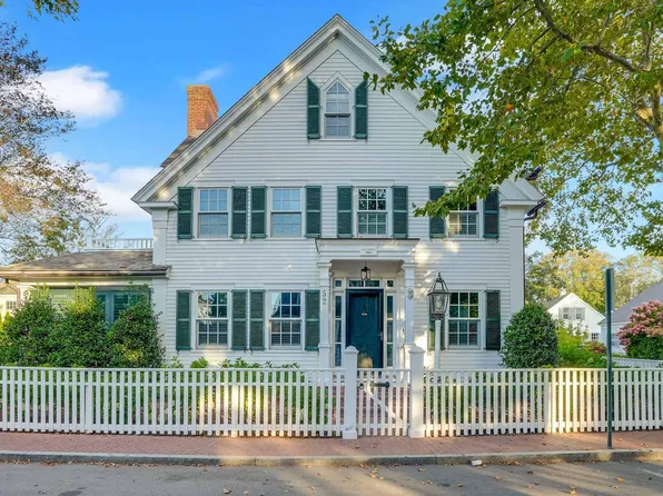 52 S Summer St, Edgartown, MA 02539