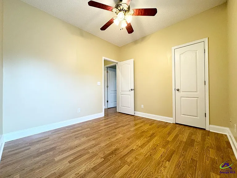 701 Victoria Cir — Photo 21