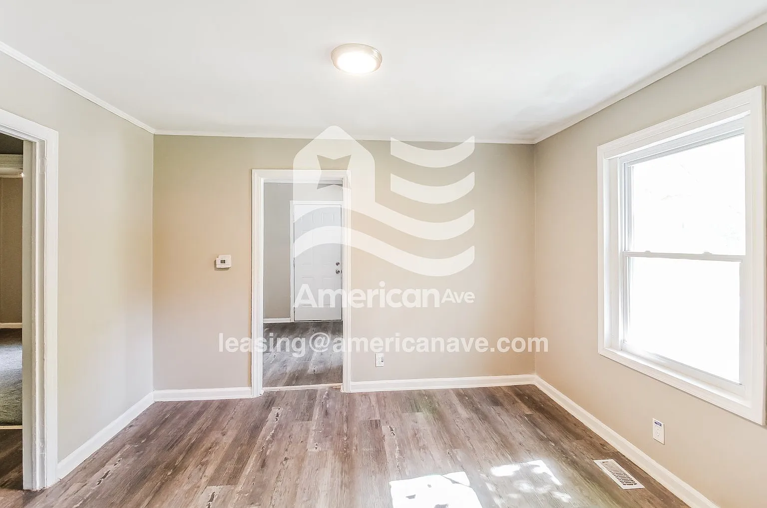 3 bed, 1.0 bath, 996 sqft, $1,518 — Photo 4