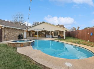 1044 Briarwood Ln, Desoto, TX 75115