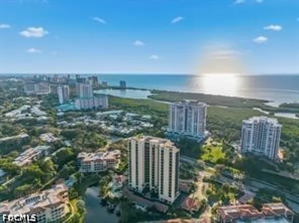 6000 Pelican Bay Blvd APT 904, Naples, FL 34108