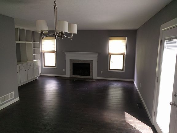 Working gas fireplace, built-in shelves