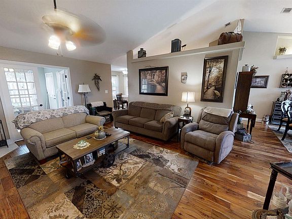 3rd image of 5566 Whispering Woods Dr