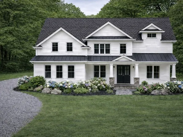 4 Emerald Dr, Hopkinton, MA 01748