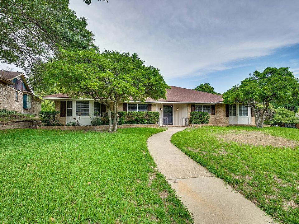 1st image of 2025 Meadowcreek Dr