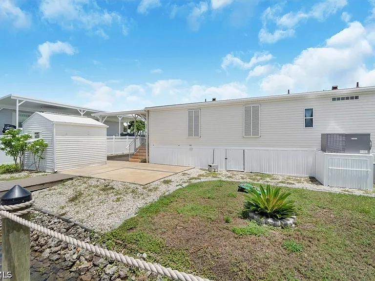 701 Coral Dr — Photo 43