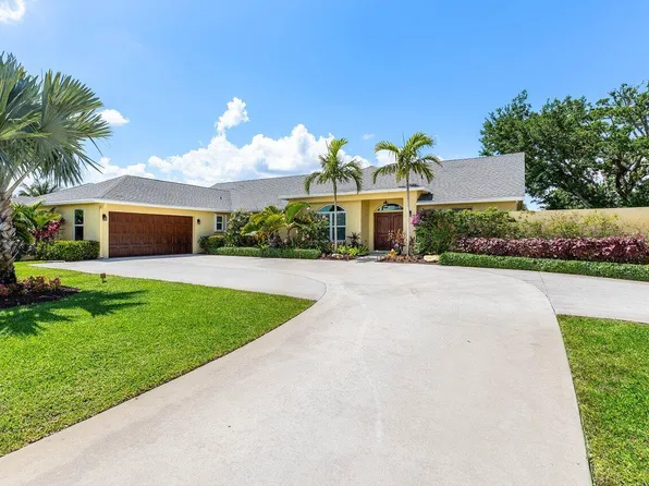 1045 Fairdale Way, Wellington, FL 33414