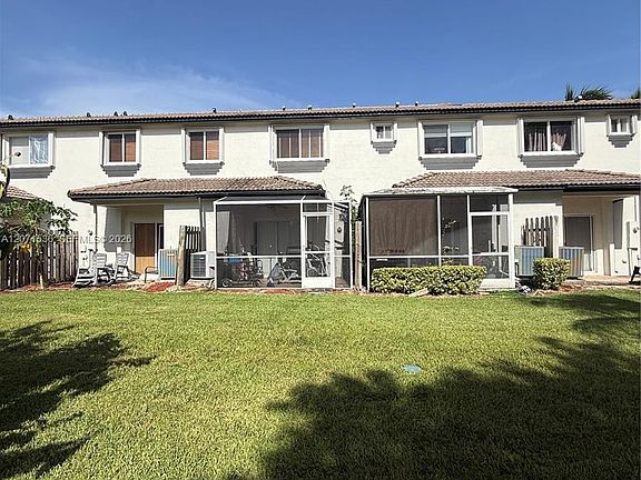 2nd image of 2206 SE 23rd Ave #2206