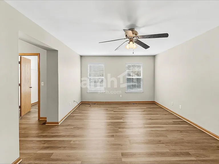 14233 S Hillsdale Ct — Photo 9