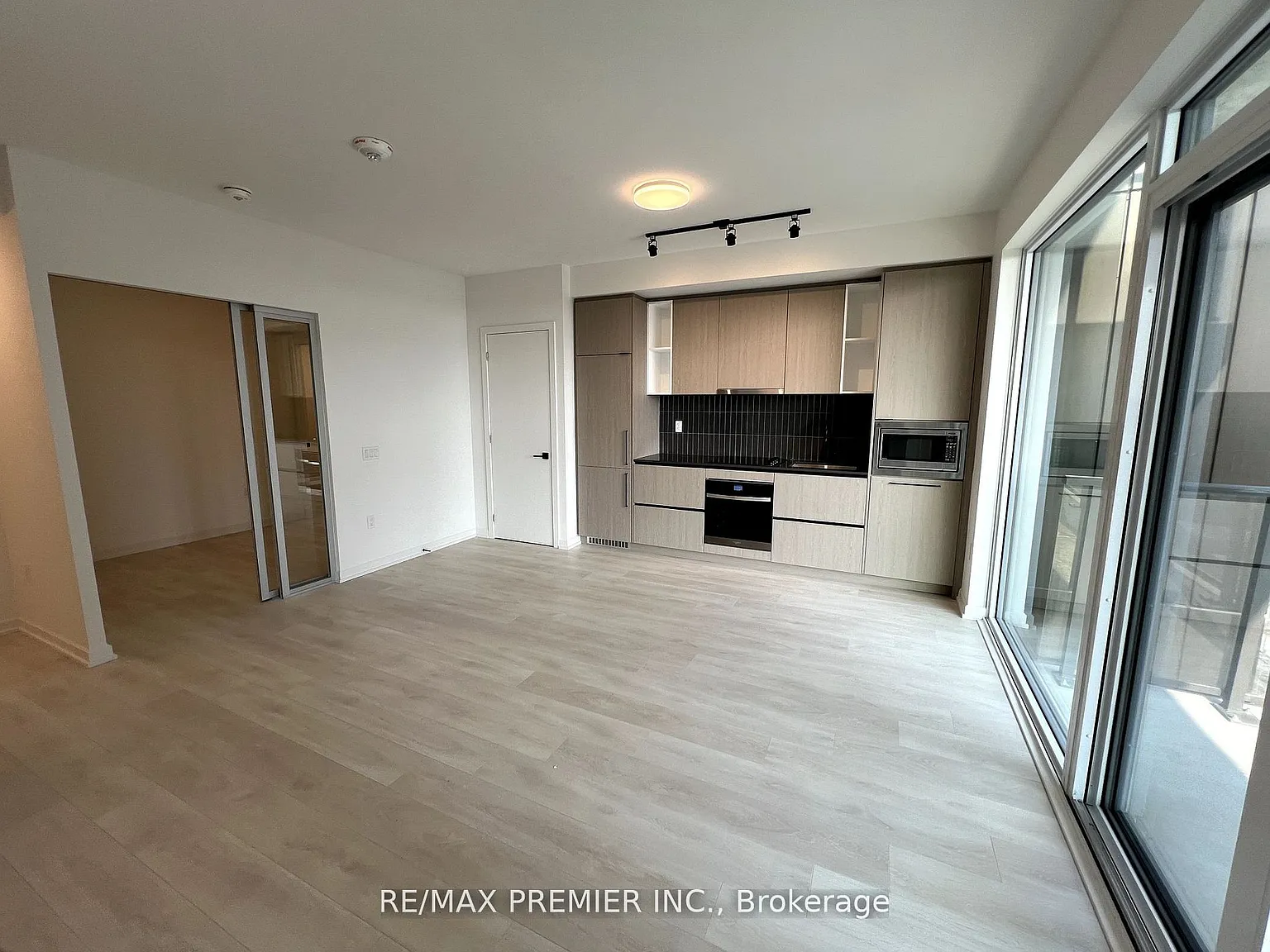 2 bed, $2,300 — Photo 4