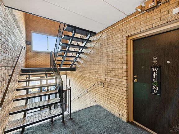 2nd image of 521 Martin Luther King Dr W APT B18