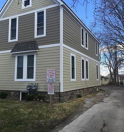 2nd image of 224 N Summit St APT 2